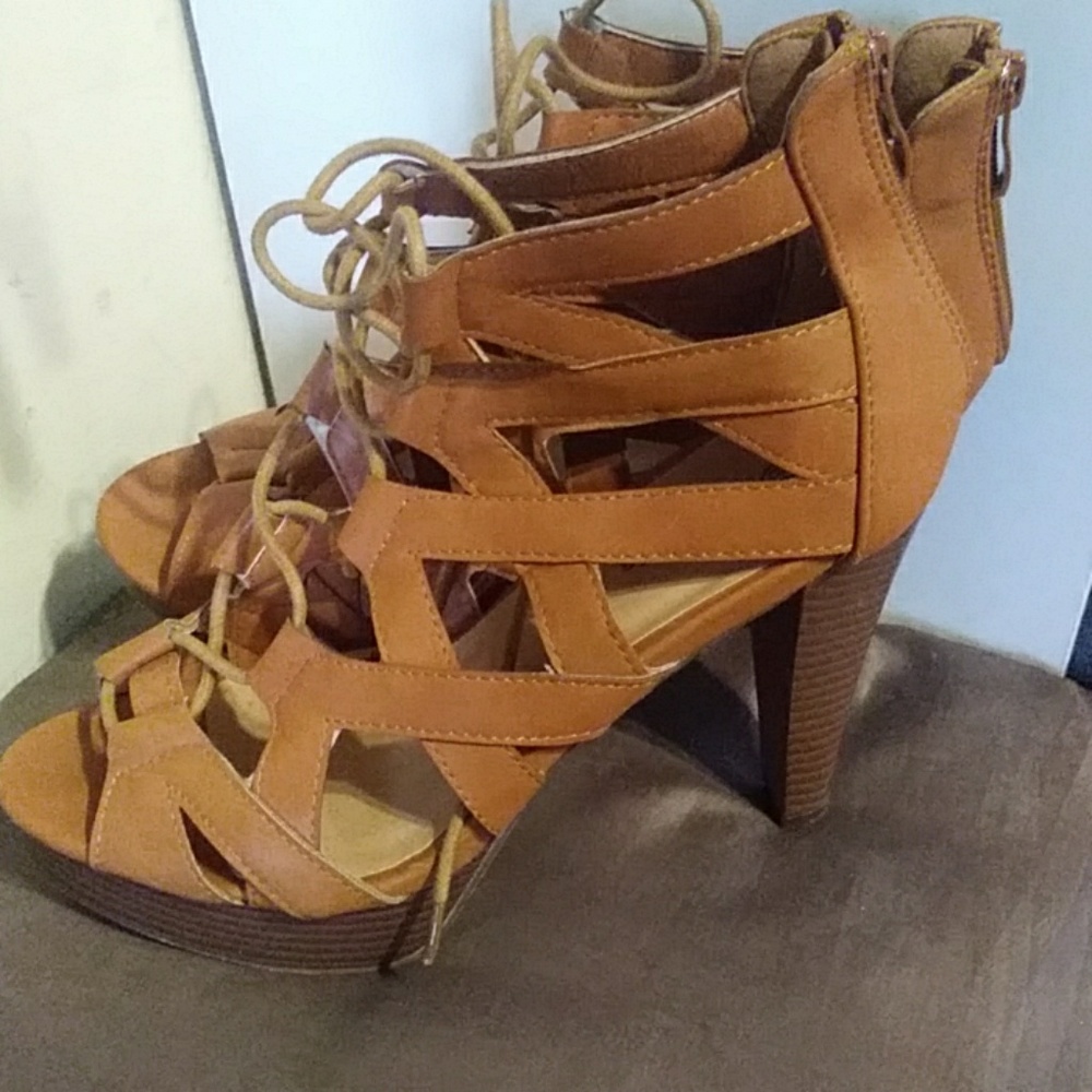 High heels - Picture 2 of 4